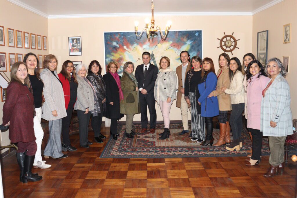 Gran Maestra Adriana Aninat