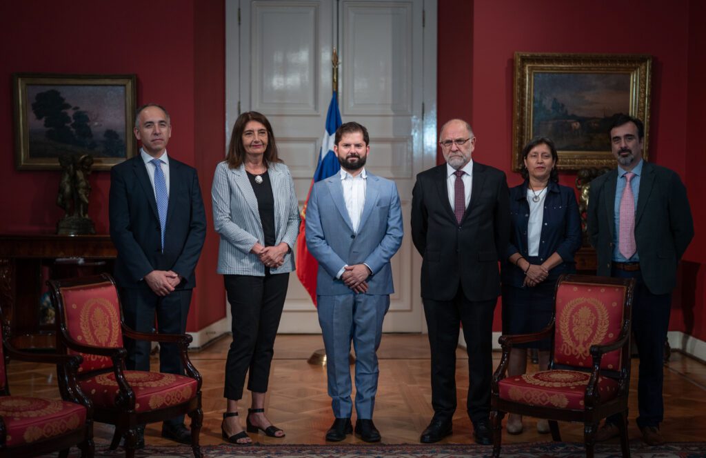 Visita de Gran Maestra de GLFCH y Gran Maestro de GL a La Moneda