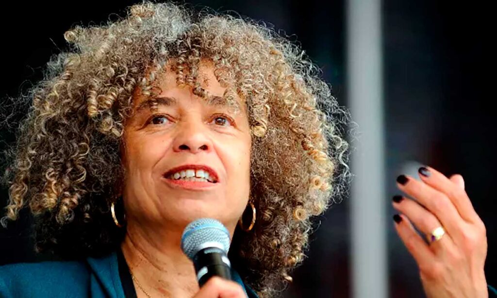Angela Davis: Pensamiento, Sororidad y Compromiso con la Liberación Humana Angela Davis Angela Davis