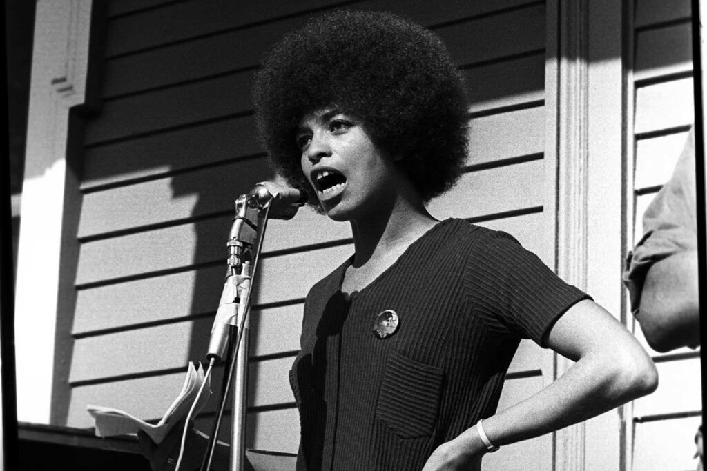 Angela Davis: Pensamiento, Sororidad y Compromiso con la Liberación Humana Angela Davis Angela Davis