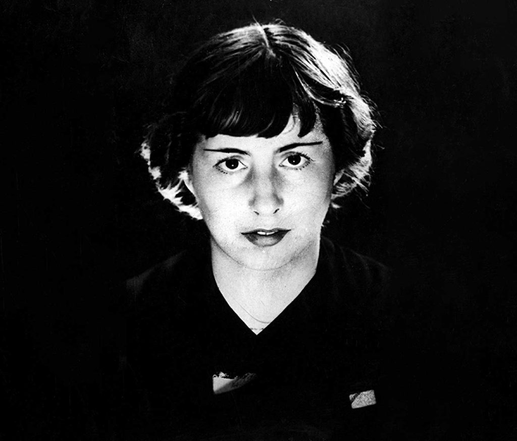 María Luisa Bombal: La escritora que escribió de copihues blancos
