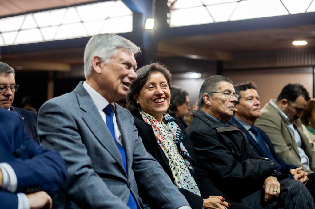 Gran Maestra y Gran Maestro en Aniversario 33 del Colegio La Fontaine