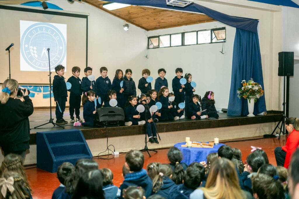 Gran Maestra y Gran Maestro en Aniversario 33 del Colegio La Fontaine