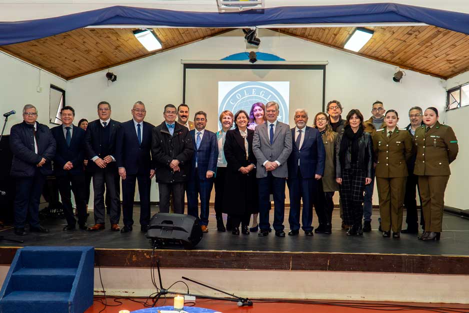 Gran Maestra y Gran Maestro en Aniversario 33 del Colegio La Fontaine