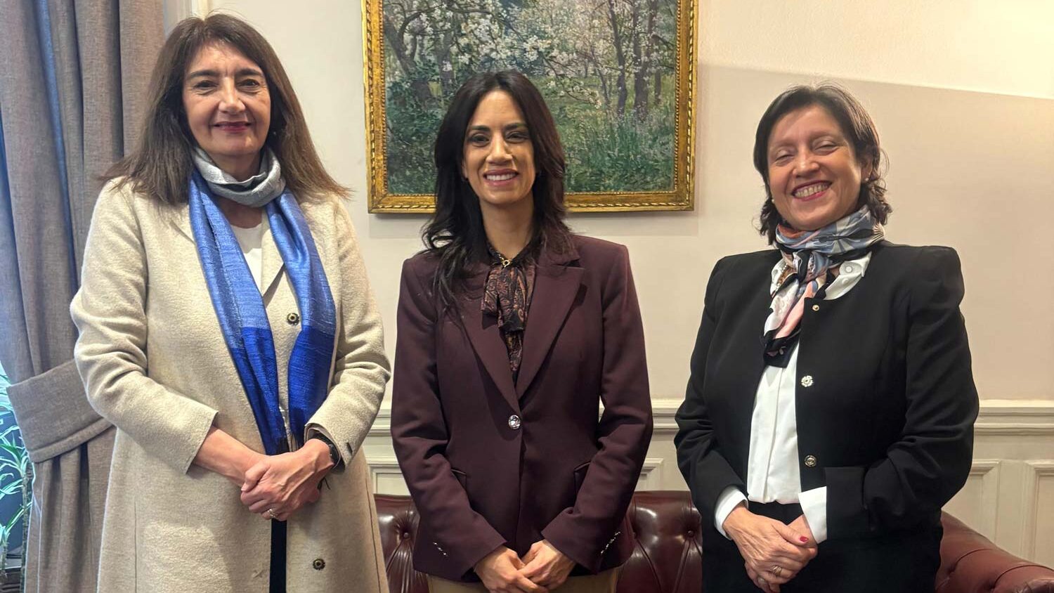 Gran Maestra sostuvo encuentro protocolar con Presidenta del Senado