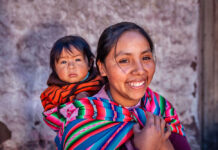 Mujeres que guardan la memoria, sostienen la vida y construyen futuro